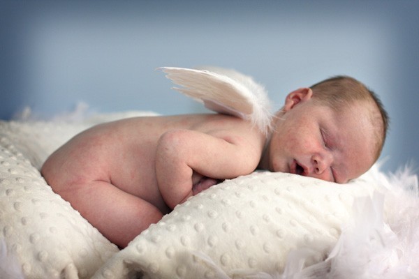 Italy’s Littlest Angel – American Thinker. – May 8, 2010