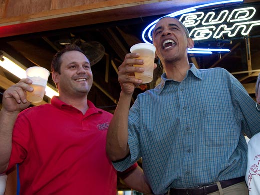Beer-Drinking Barack Charms Iowans at the Bud Tent